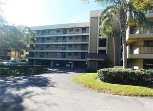 Building Photo - 1843 Golf View Dr