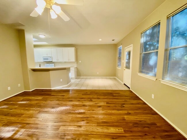 Building Photo - 23 Summer Haze Cir