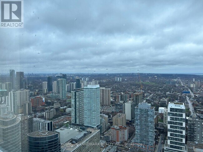 Building Photo - 386-5386 Yonge St