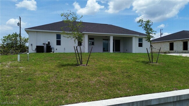 Building Photo - 1316 NE 1st Pl