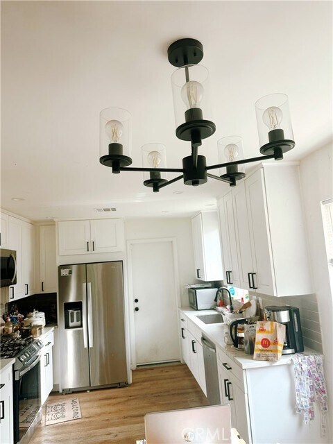 Foto del edificio - 12610 Maryvine St