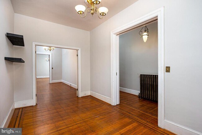 Foto del edificio - 4018 Roland Ave