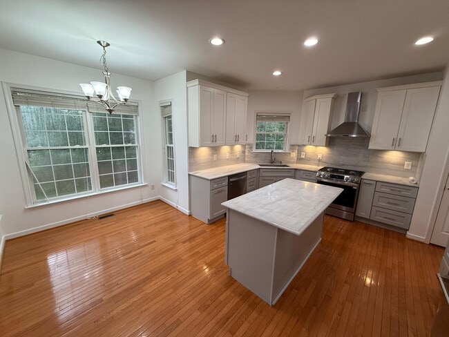 Building Photo - 9301 Olde Mill Pond Dr