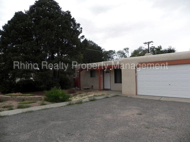 Building Photo - 6013 Hannett Ave NE