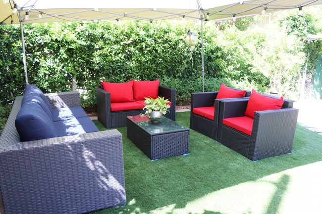 Private outside seating area - 1306 N June St