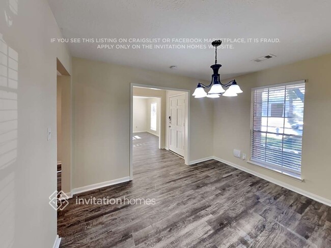 Foto del edificio - 5602 Rivertree Ln