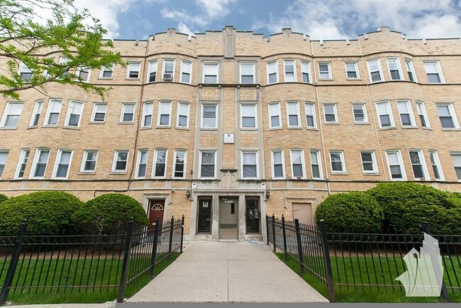 Building Photo - 4538 N Malden St