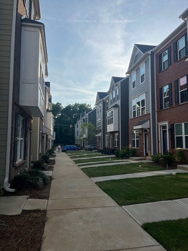 Building Photo - 6300 Cleburne Ct