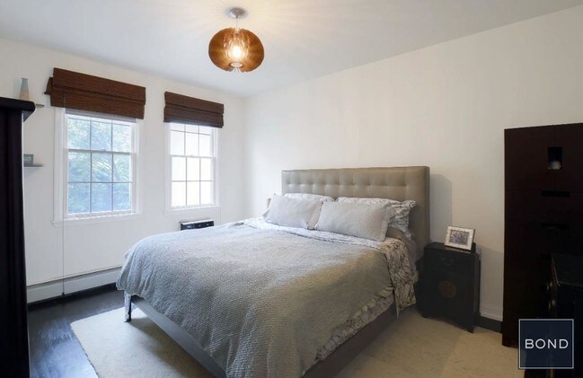 Foto del edificio - 407 East 12th Street