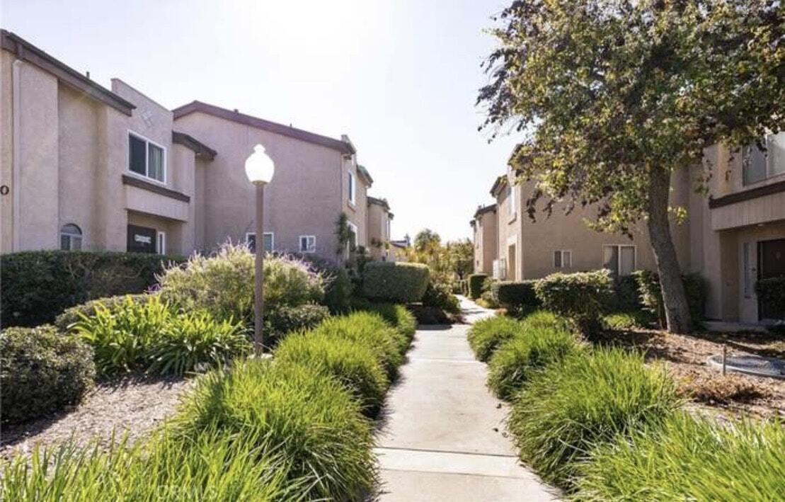 Foto principal - 1706 S Mountain Ave