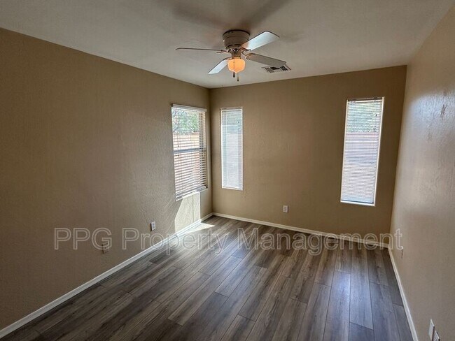 Foto del edificio - 15157 N 174th Dr