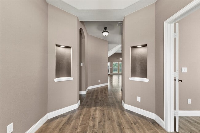 Building Photo - 205 Roscoe Dr