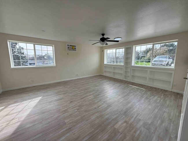 Building Photo - 2/3 Bedroom in Orangevale