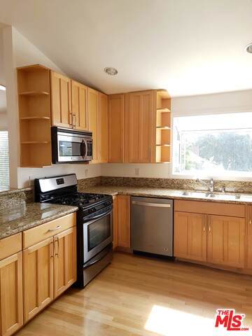 Building Photo - 337 Brooks Ave