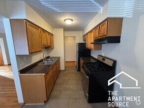 Building Photo - 3057 N Narragansett Ave