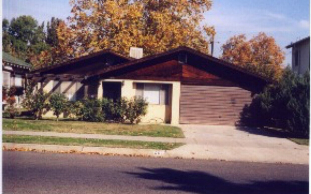 221 N A St, Madera, CA 93638 House Rental in Madera, CA