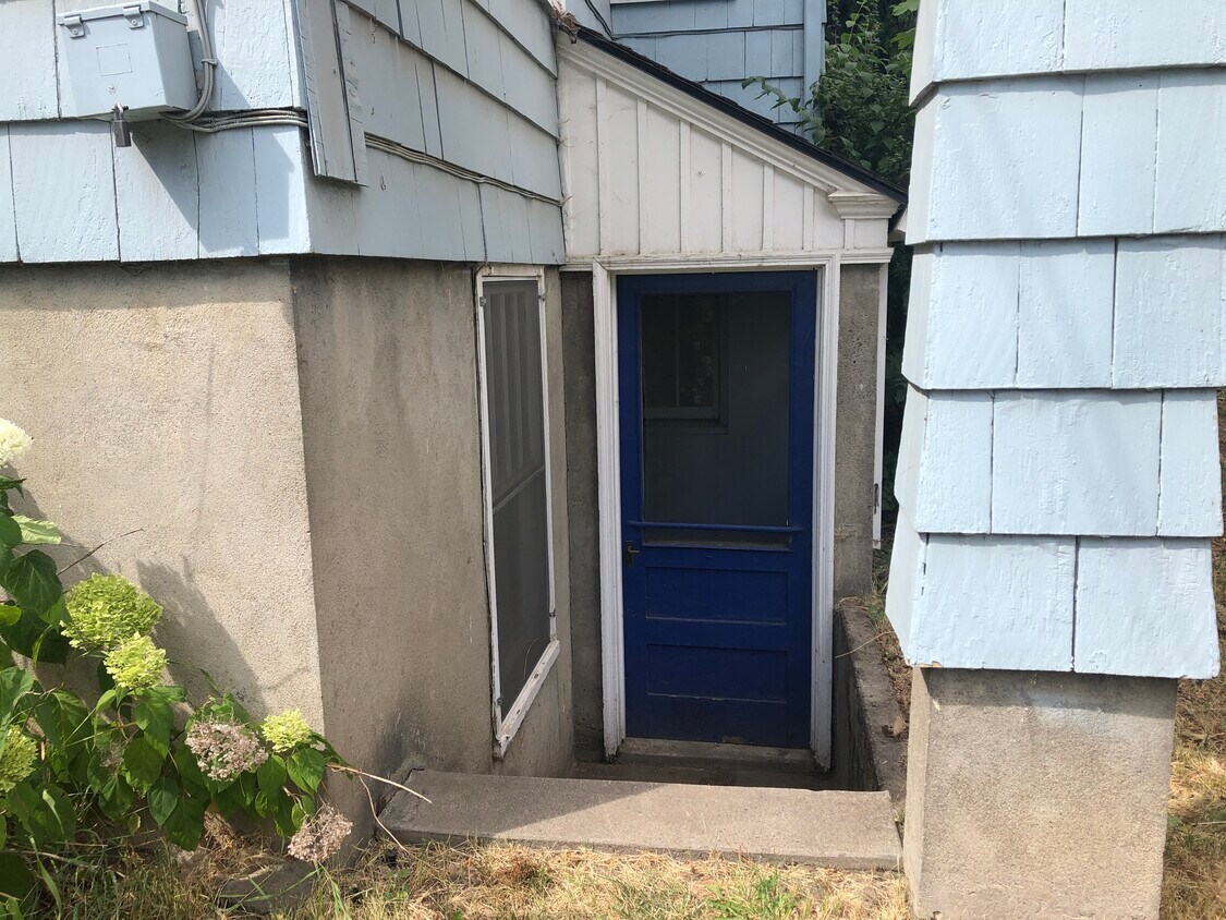 905 NE D St Unit A, Pullman, WA 99163 Apartments in Pullman, WA