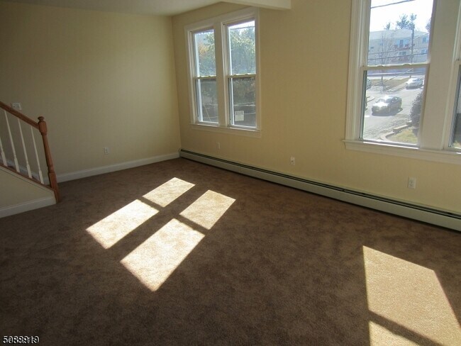 Foto del edificio - 367 Hoover Ave