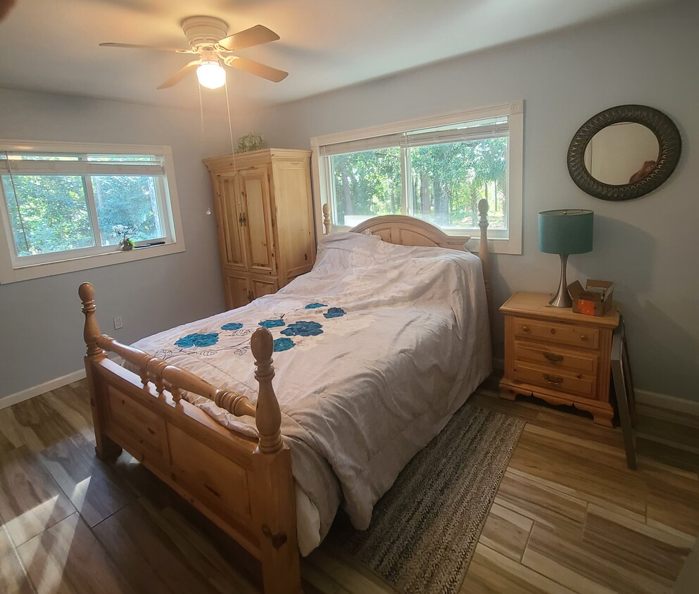 Queen bedroom - 1769 N Crooked Branch Dr