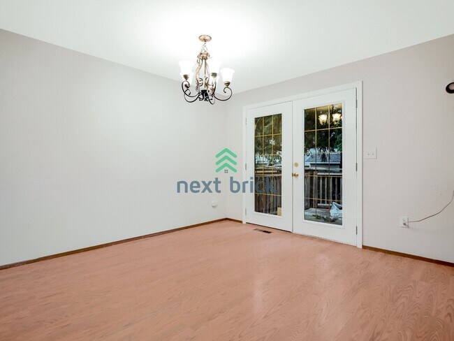 Building Photo - 4 Bedroom | 2.75 Bathroom Home for Rent