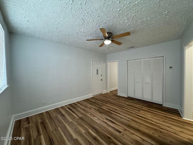 Foto del edificio - 422 Magnolia Ave