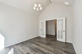 Building Photo - 855 Sarasota Shore Dr