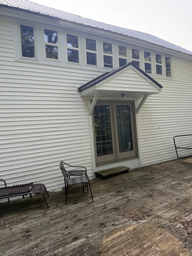 Building Photo - 89 Riverside Dr
