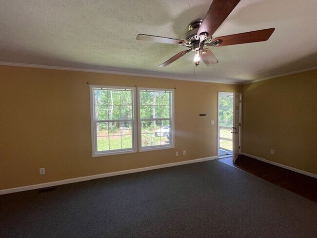 Foto del edificio - Spacious 3 bedroom 2 bath home in Leland