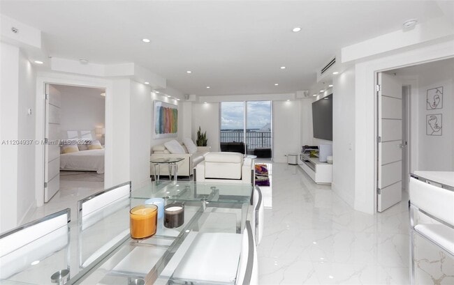 Building Photo - 701 Brickell Key Blvd