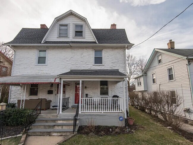 Foto del edificio - 721 Preston Ave