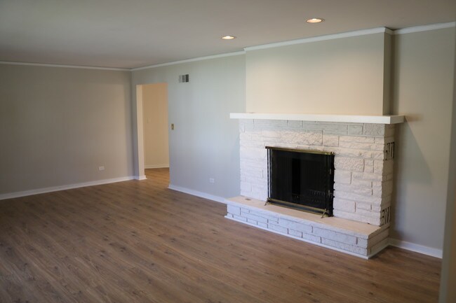 Building Photo - 754 Oak Ave