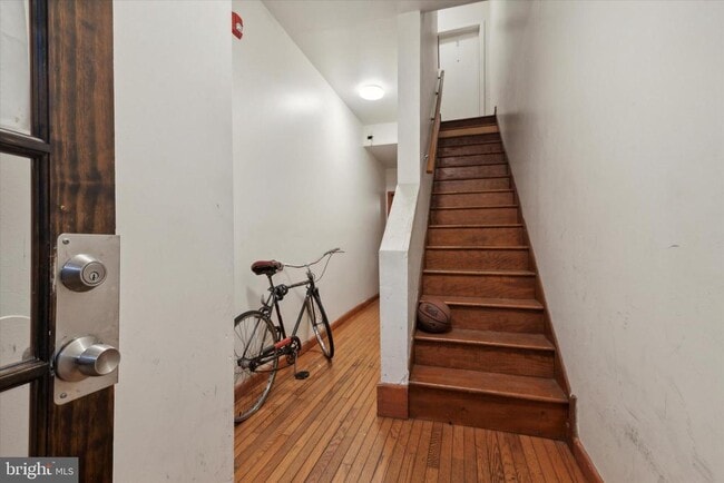 Building Photo - 1728 W Diamond St