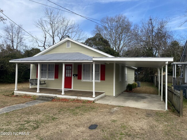 Building Photo - 1812 Greensboro St