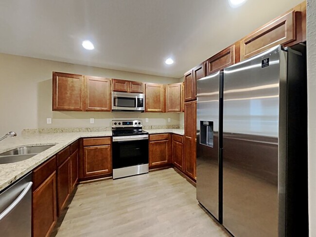 Foto del edificio - 5241 Walkers Ridge Dr