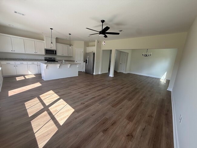 Building Photo - 152 boundary hall way