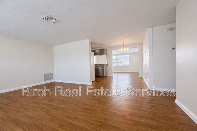 Foto del edificio - 3702 Quinten Dr