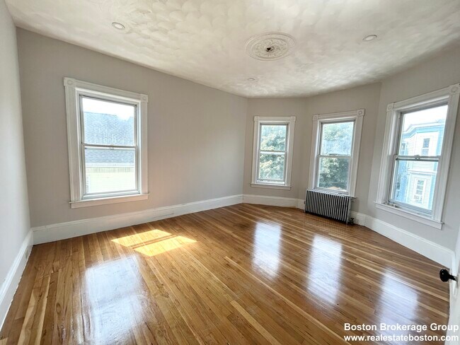 Building Photo - 22 Humphreys St