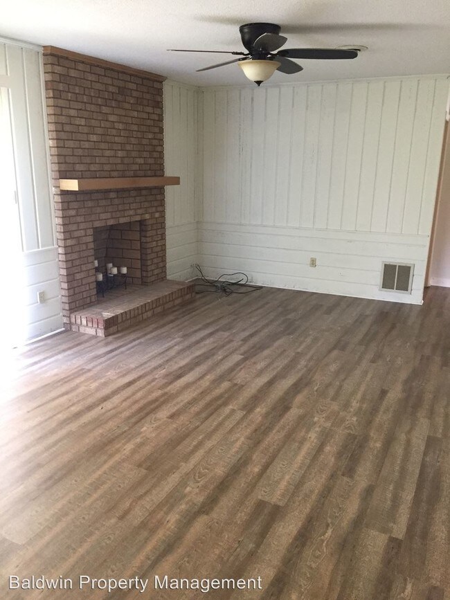 Foto del edificio - 5561 Alma Dr