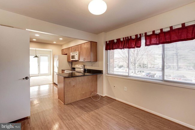 Building Photo - 3145 Eakin Park Ct