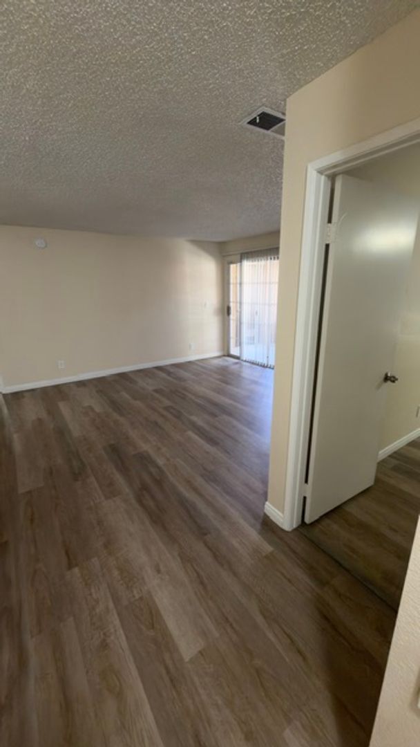 Foto del edificio - 2200 S Fort Apache Rd