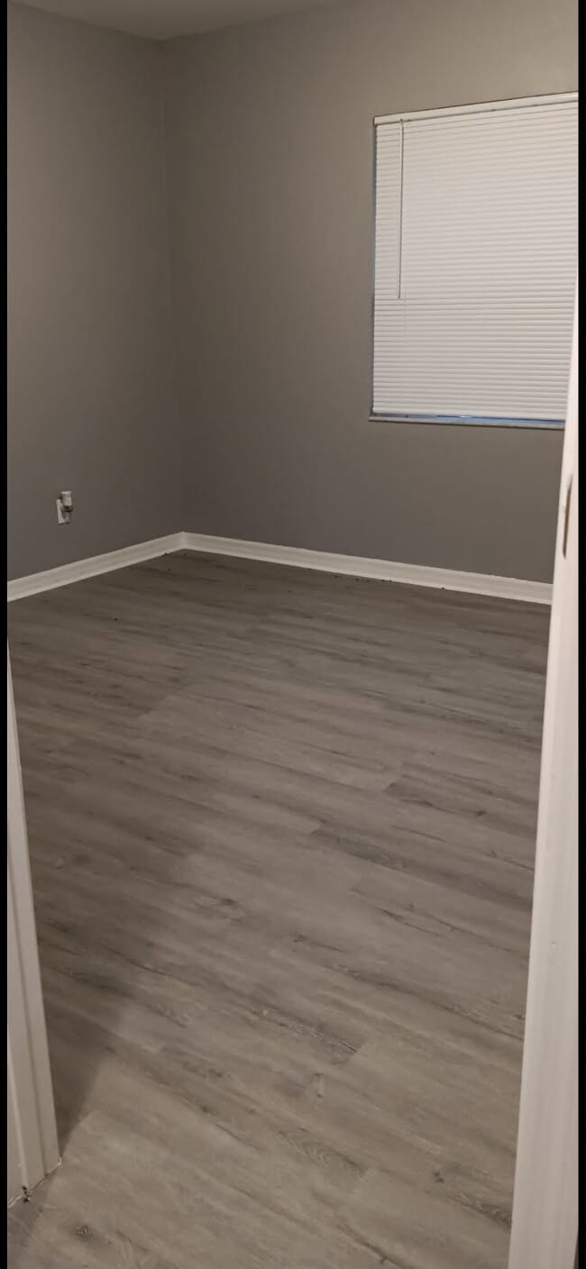 Bedroom 2 - 523 Oak Ave
