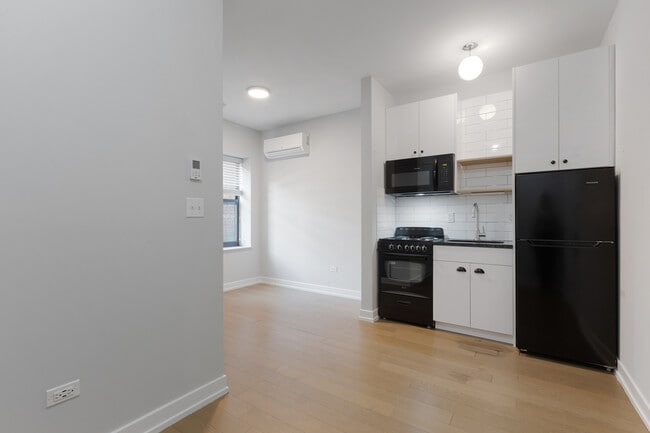 Building Photo - 6019 N Winthrop Ave