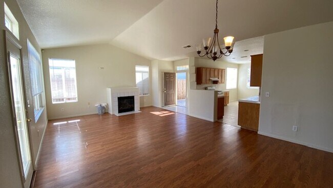 Foto del edificio - Rio Vista Single Story Home Available for Rent