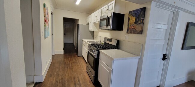 Foto del edificio - 1431 W 24th St
