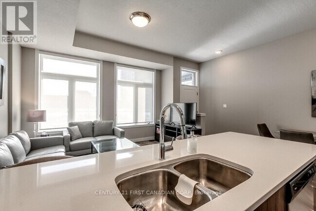 Photo du bâtiment - 275 Callaway Rd