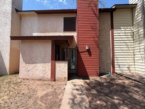 Building Photo - 3730 86th Dr