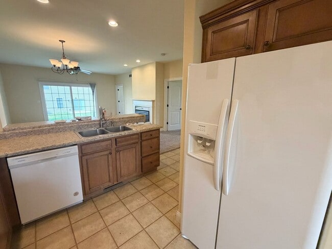 Building Photo - 1513 Stonebluff Ct
