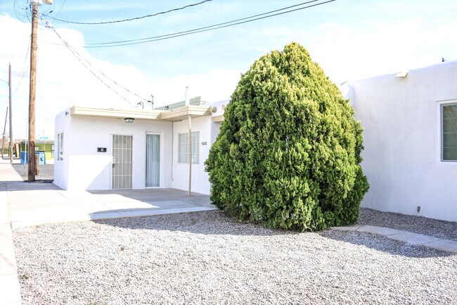 Building Photo - 4302 Mesa Grande Pl SE