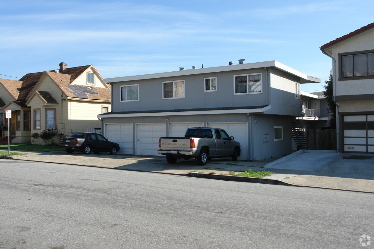 Foto del edificio - 704 Olive Ave