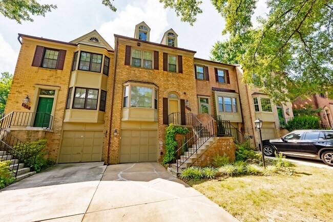 Foto del edificio - Great 3br 2.5 Bath Townhome in Rockville MD